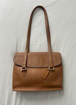 Vintage ‘98 Coach Equestrian Flap Shopper Bag in Toffee