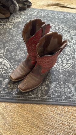 Ariat Women’s Cowboy Boots 8
