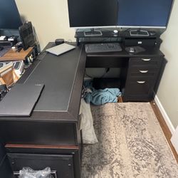 L shaped desk 