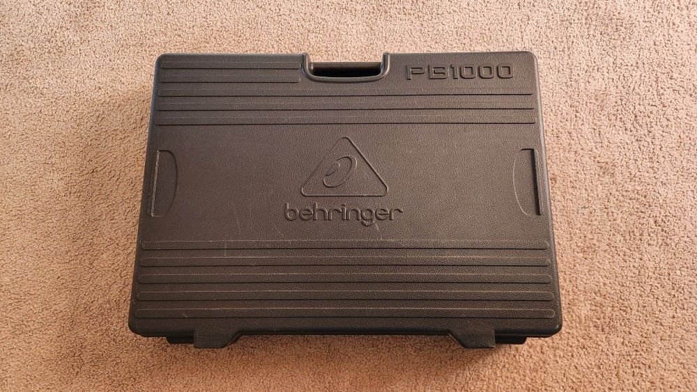 Behringer PB1000 Pedal Board