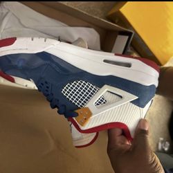 Jordan 4s