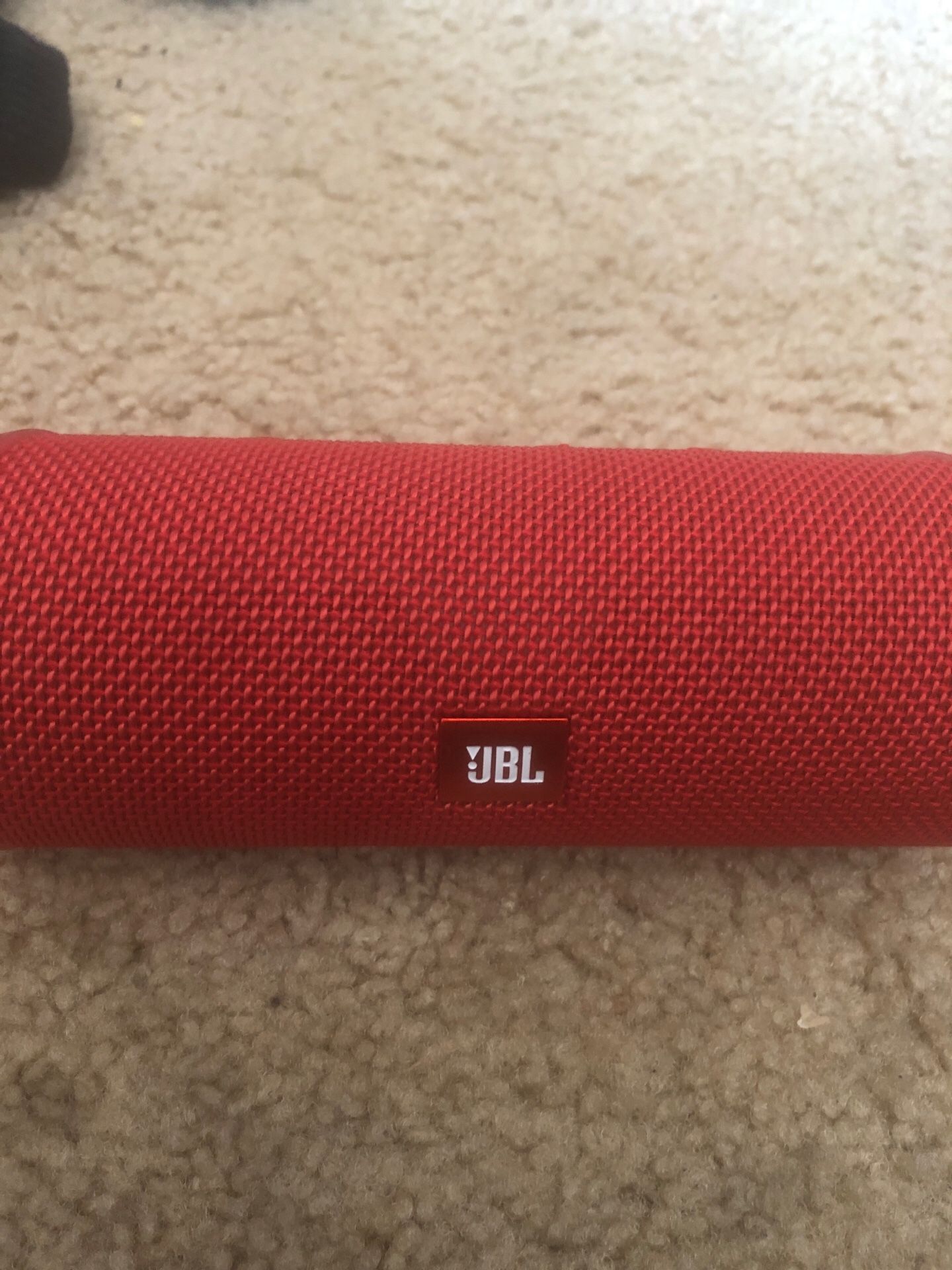 Jbl flip 4 waterproof Bluetooth speaker