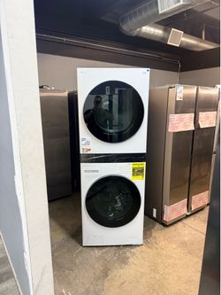 🔥LG FRONT LOAD WASH-TOWER GAS LAUNDRY PAIR🔥