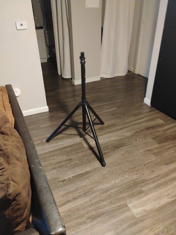 Speaker Stand