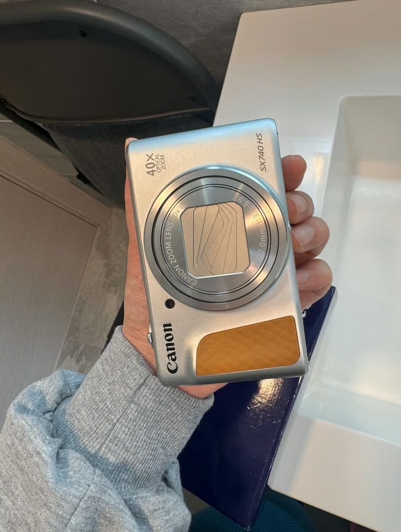 Canon PowerShot SX740 HS