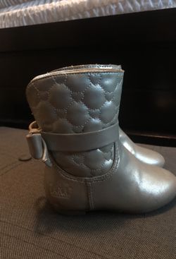 Girl boots