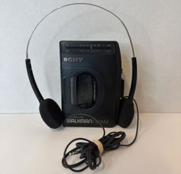 Sony Walkman WM-FX32 FM/AM Cassette Player