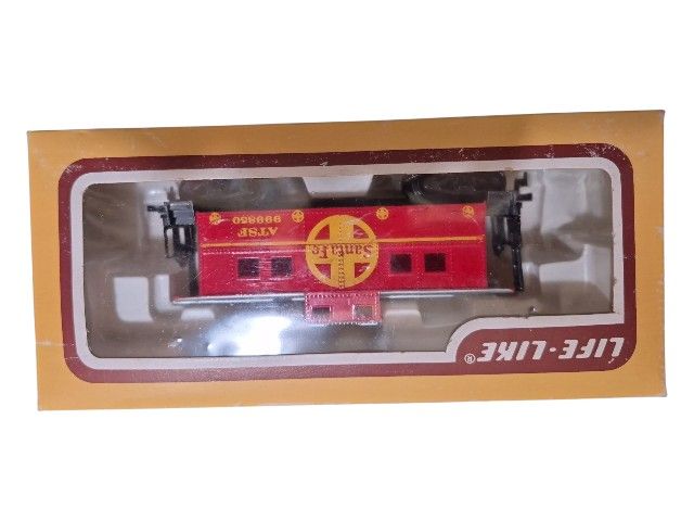 Vintage Life-Like HO Scale “Silver Series” Santa Fe Caboose #98686 – Factory Sealed