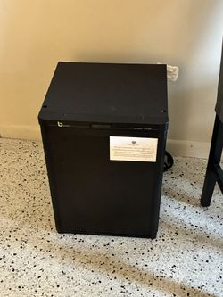 Bartech Mini Fridge