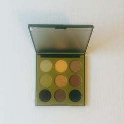 Morphe 9K Khaki Calling Artistry Palette