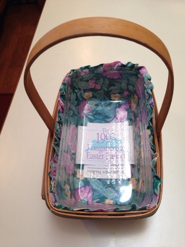 Like new 1993 Longaberger Easter Basket