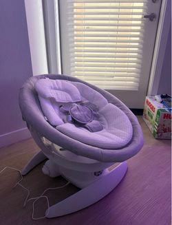 Electric baby swing