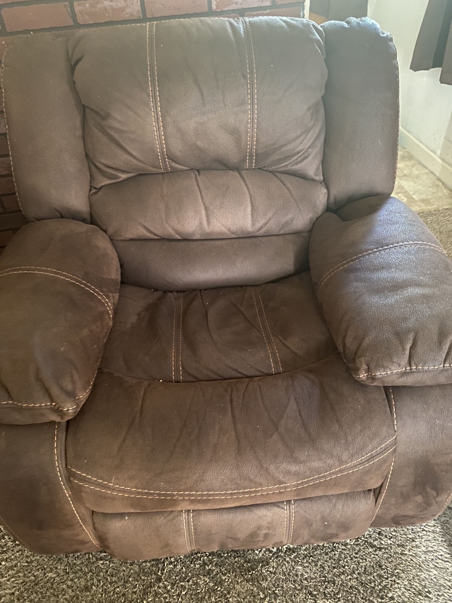 Like New Recliner chairs