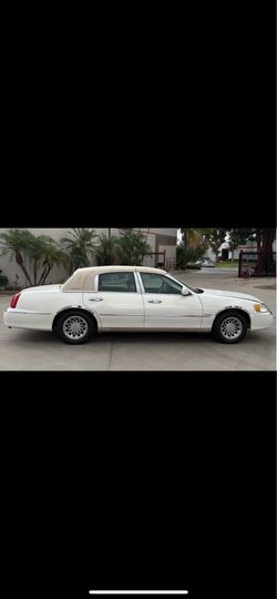 2000 Lincoln Town Car