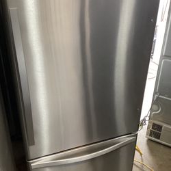 Whirlpool Refrigerator 