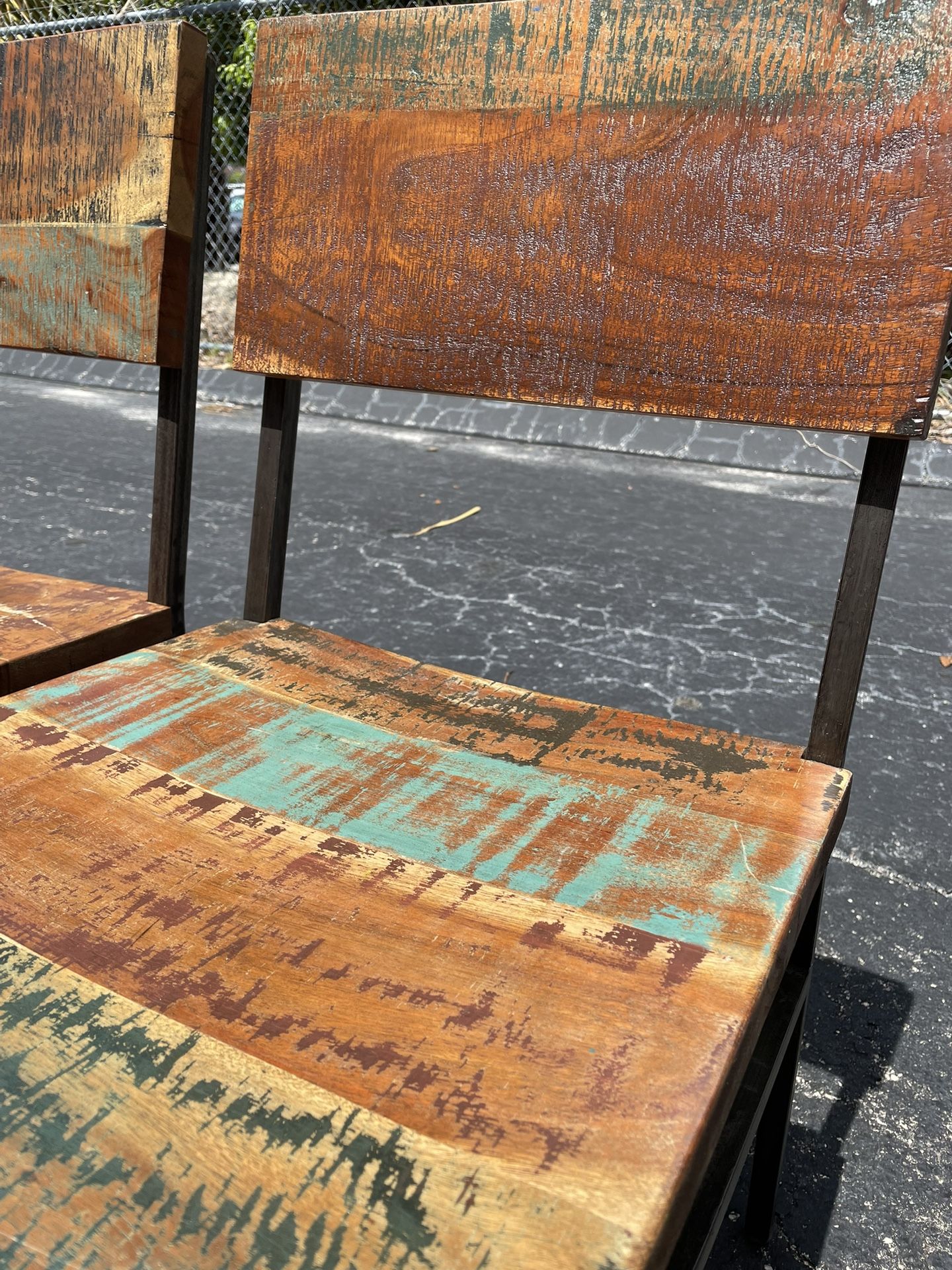 Angela Neel Dinning Table & 6 Chairs