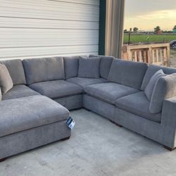 6 PIECE MODULAR SECTIONAL WITH OTTOMAN 