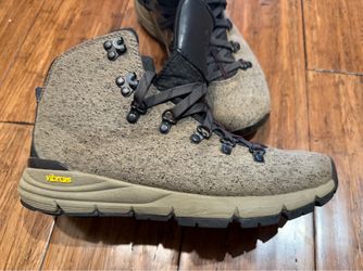 Danner dry hiking boots W 9.5