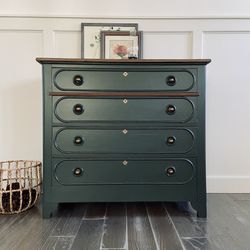 Vintage Dresser / Chest Of Drawers