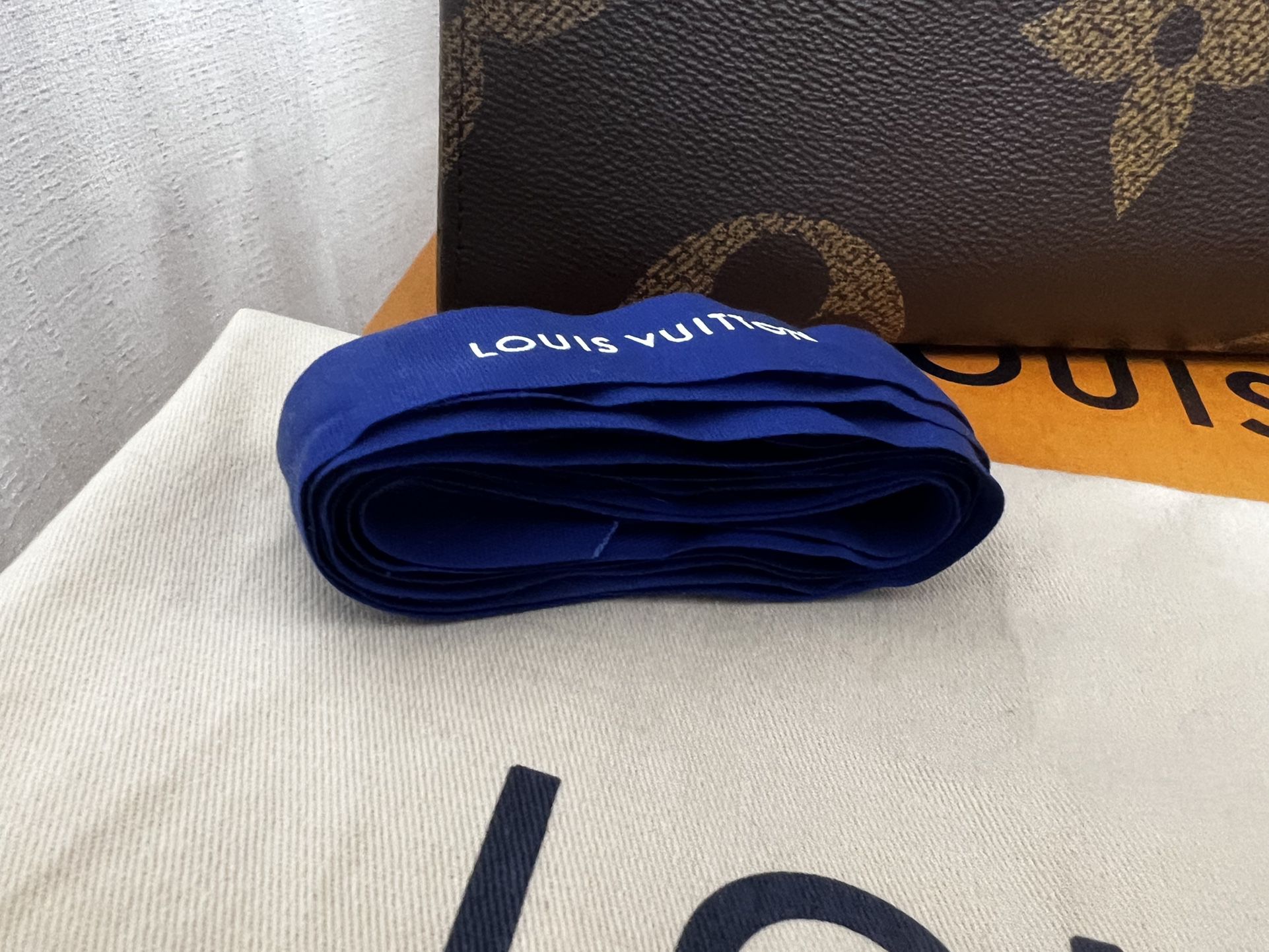 Louis Vuitton ONTHEGO GM Tote Bag 