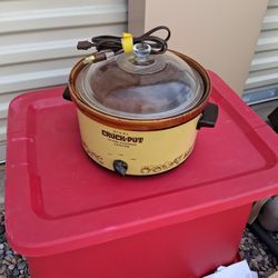 VINTAGE CROCK POT