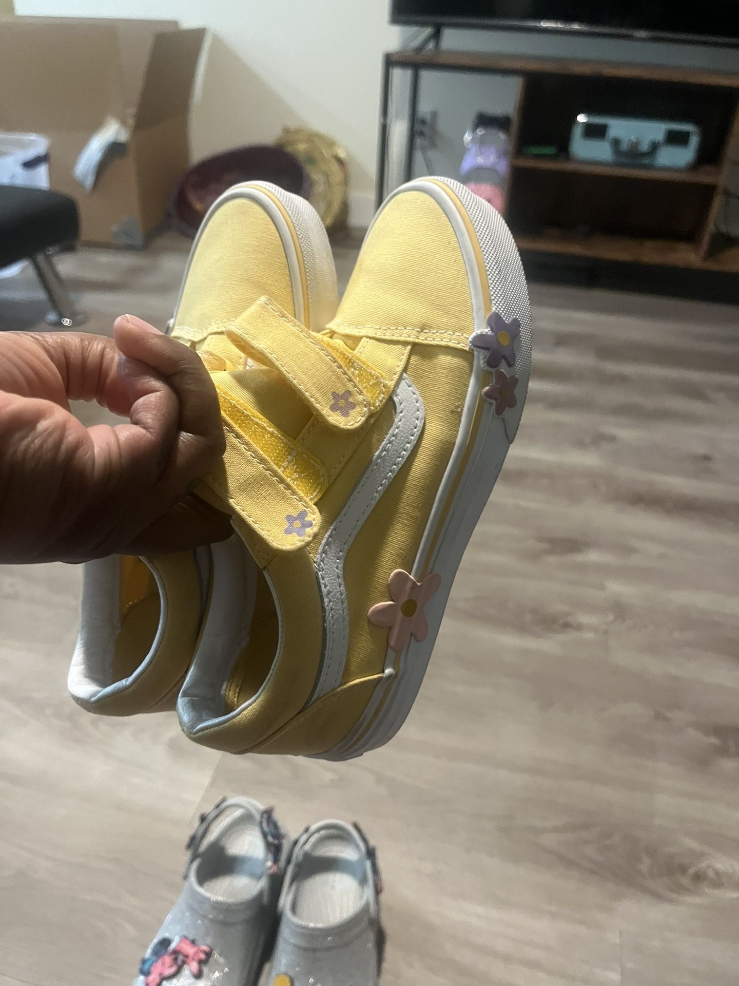 Gently used Girls Shoes