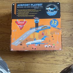 Airport Playset/32 Pieces 