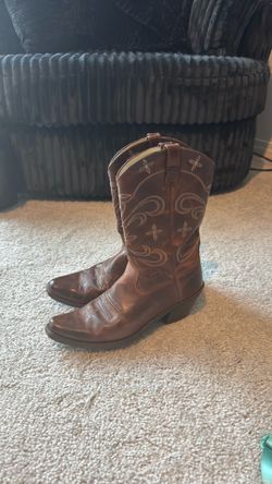 Ariat women’s boots (size 9)