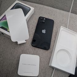 Apple iPhone 14 Unlocked In Box/Att/Metro/Verizon/T-Mobile. Like New Cond/Pick Up Cash. Or Trade?