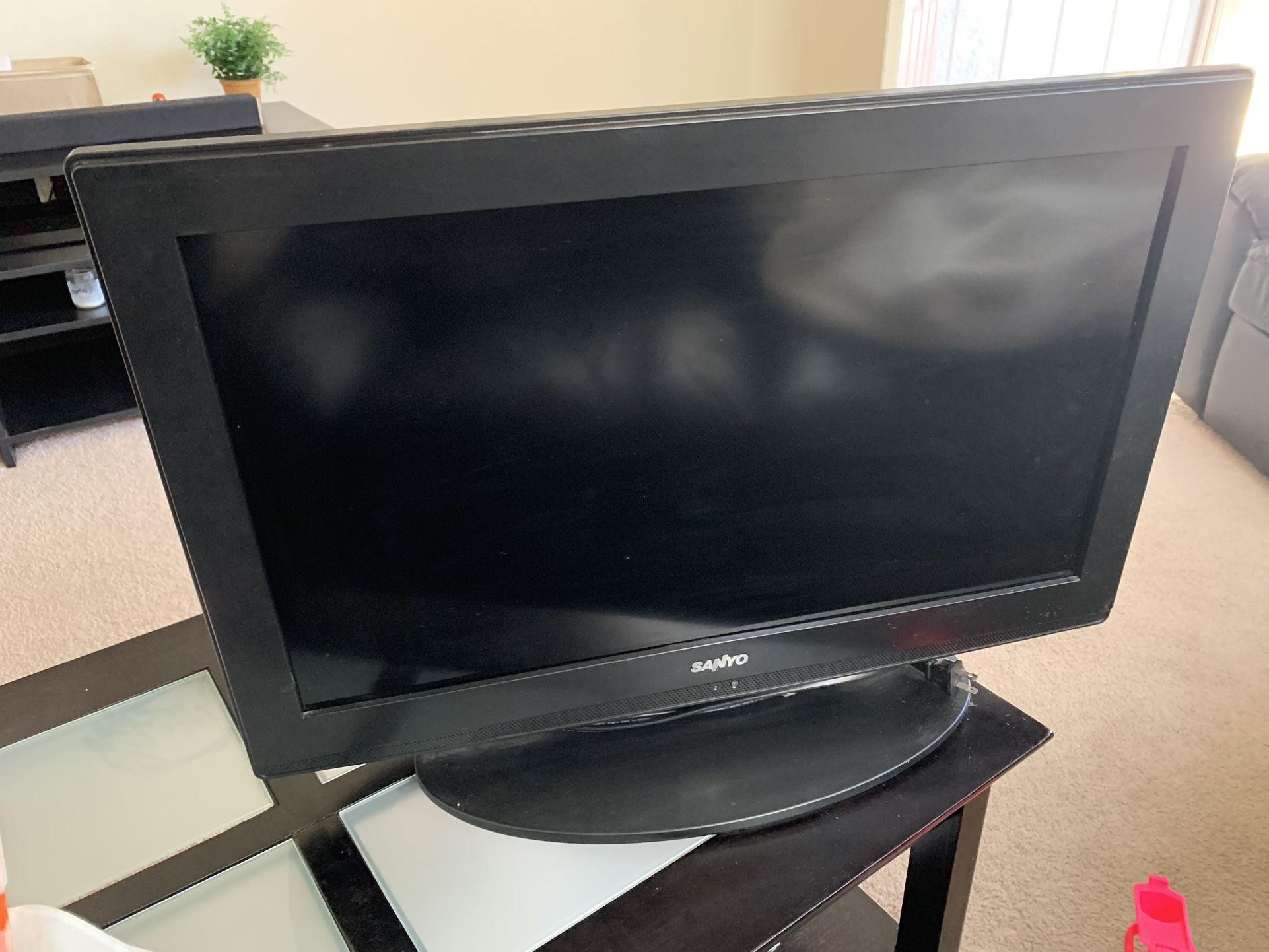 SANYO 30 INCH HDMI TV