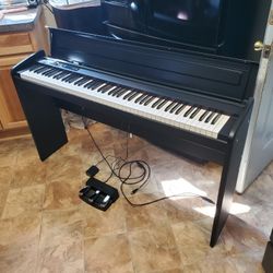 LP-180 KORG Piano