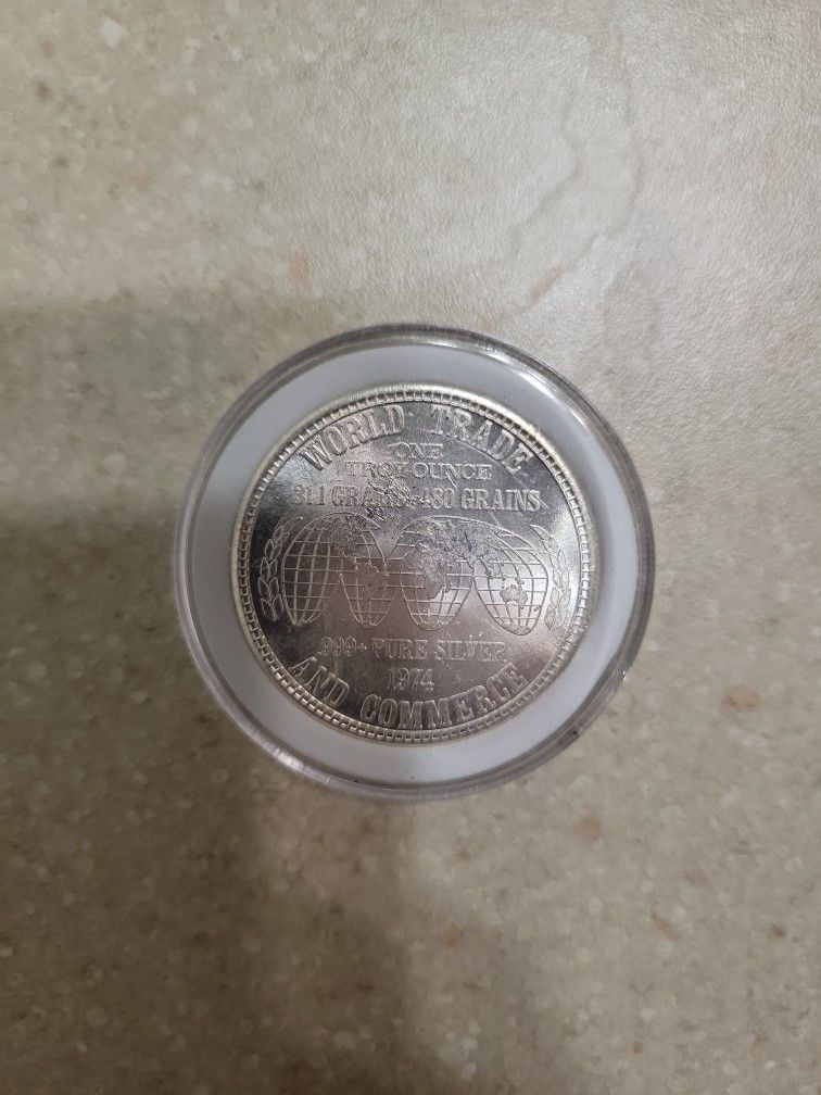 1974 World Trade Vintage 1 Oz 999 Silver Coin 