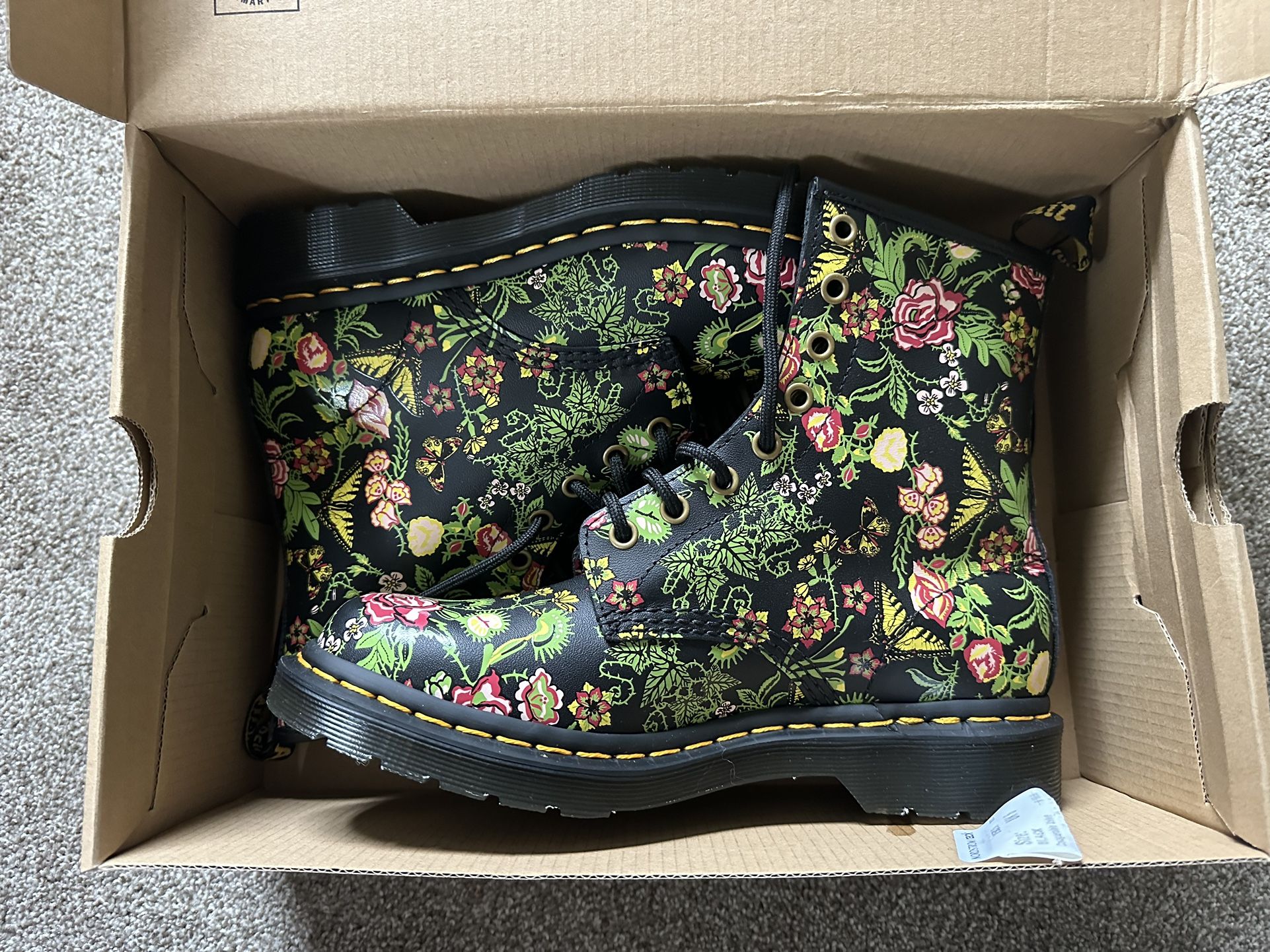 Size 8 Floral Doc Martens - BRAND NEW  