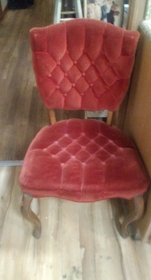 Comfy Red Vintage Chair
