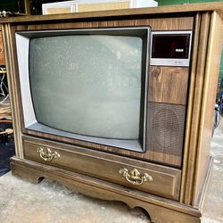 Working Vintage RCA TV
