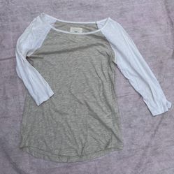 Nice Thin Stretchy Top With Sleeves Size Medium 