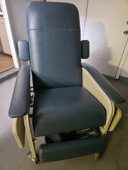 Invacare Medical Reclining Geri Chair / Patient Transport Chair - Used