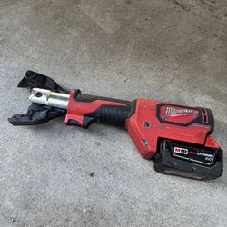 Milwaukee 2678-20 m18 force logic 6t utility crimper great condition with battery