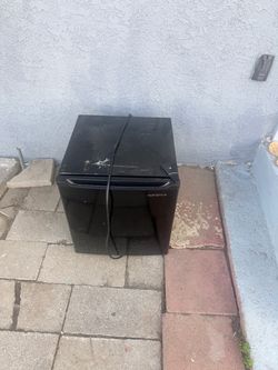 Mini fridge