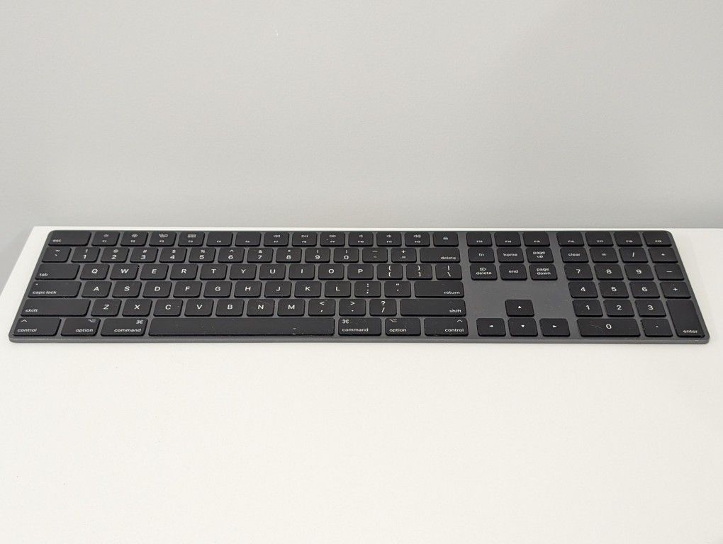 GENUINE Apple Magic Keyboard with Numeric Keypad A1843 Gray