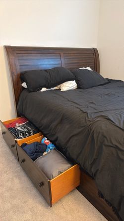 King/California king bed frame