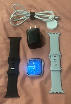 Apple Watch Series 7 45mm GPS + Extras!