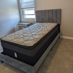 Clearance Sale - Save Big on Kings and Queens
