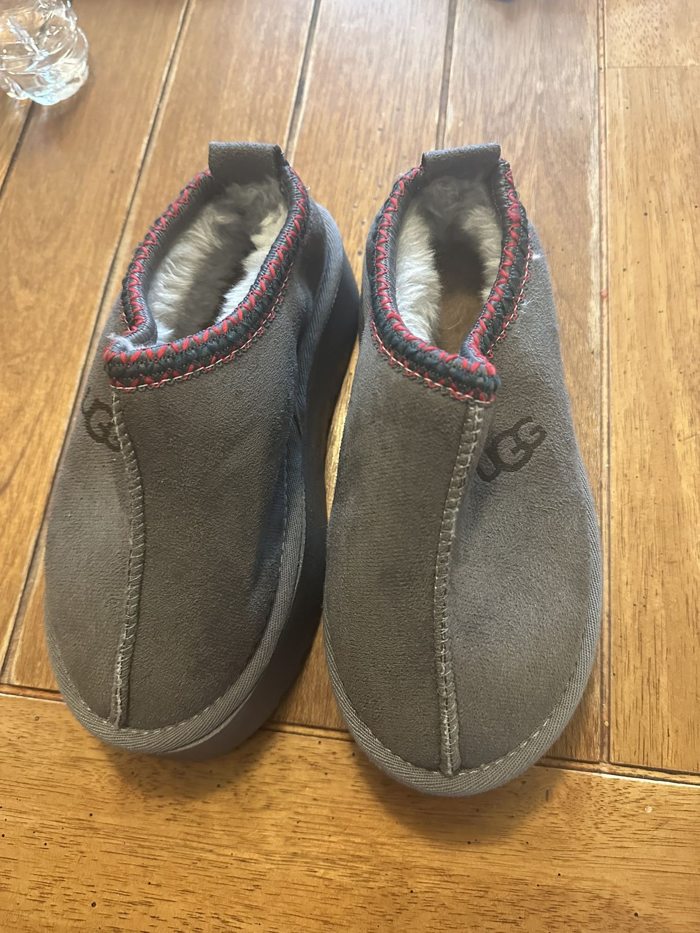 UGG Tasman