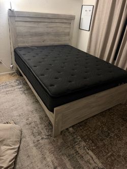 Like new queen