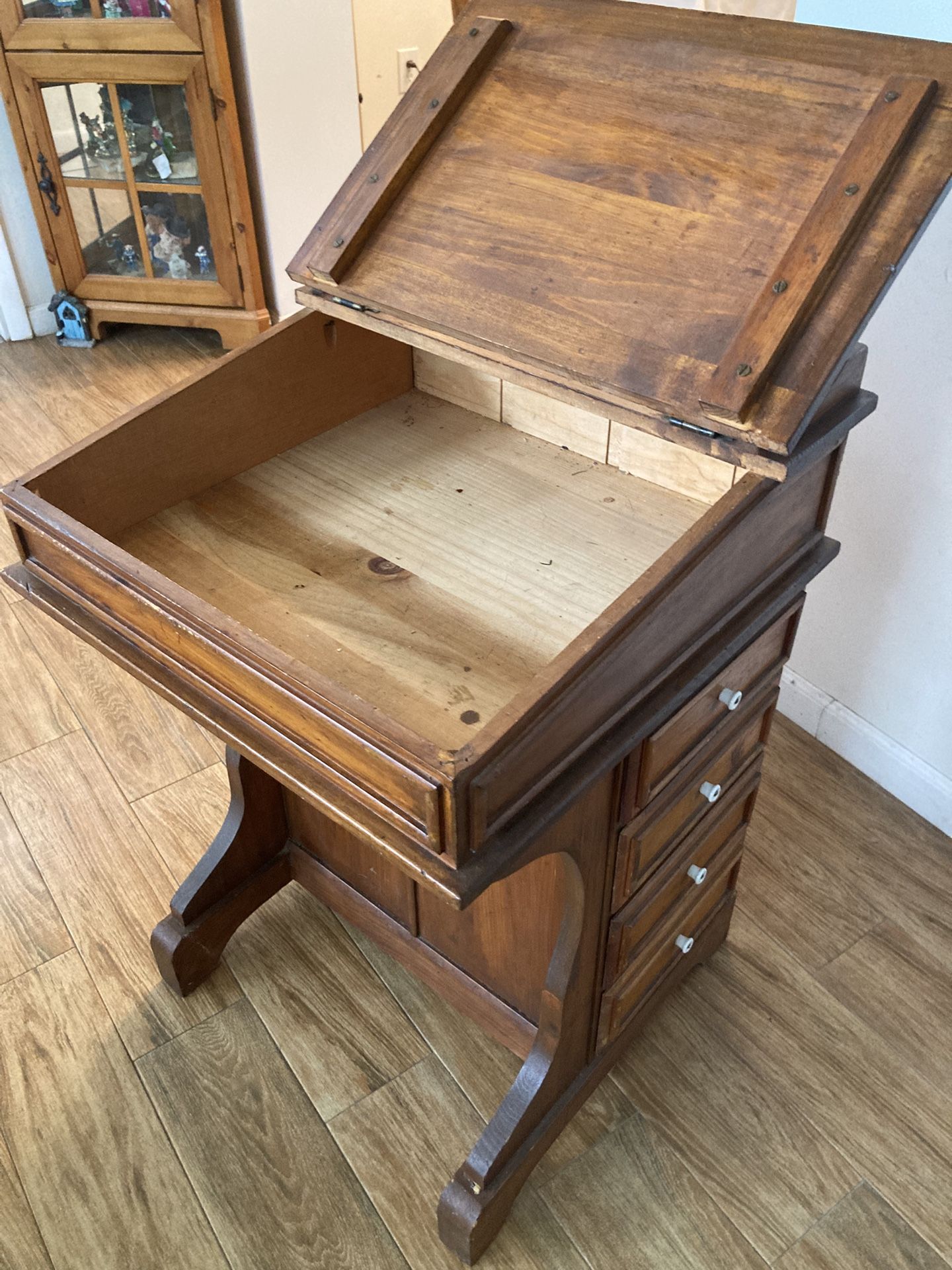 Captain Desk