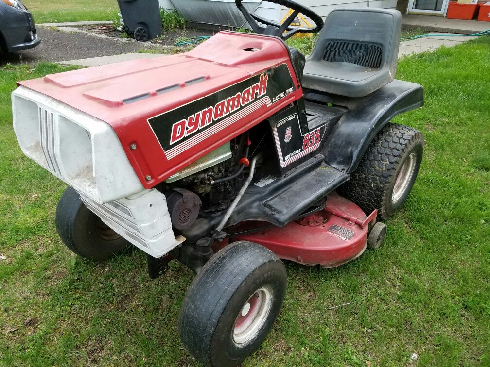 Dynamark 12 hp Riding mower lawn tractor