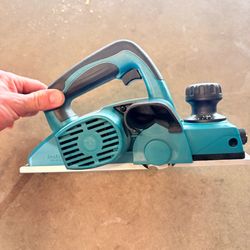 Makita Power Hand Planer - Model KP0800