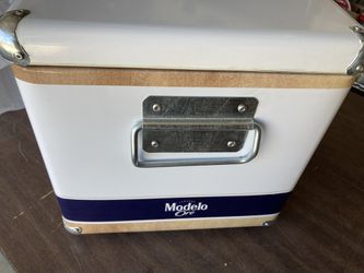 Modelo Oro Retro Ice Chest Cooler 18 Can Capacity Brand New for