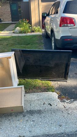 Tv works like new broken stand